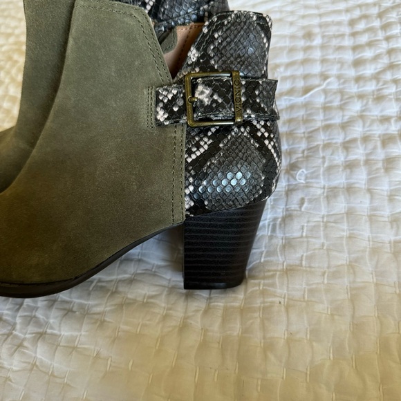 Vionic olive green Naomi snake suede ankle boots sz 7 - Picture 5 of 8